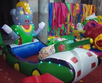 從浙江鎧甲勇士到江蘇氣模樂園 電動(dòng)童車外罩與充氣玩具的創(chuàng)意融合